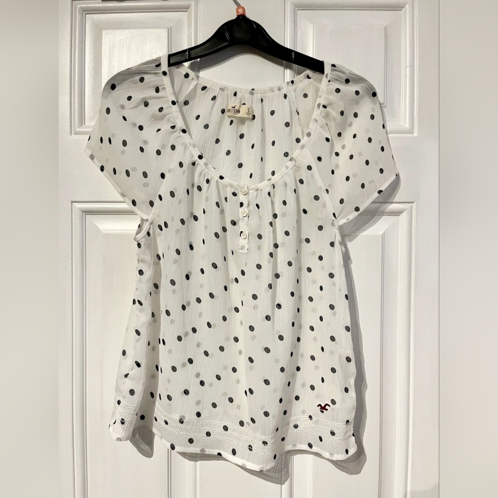 $3 - If Bundled | HOLLISTER | White Polka Dot Top | Small - Picture 3 of 6